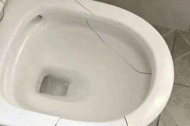 马桶瓷刮了怎么办(马桶瓷掉了怎么变白) 马桶瓷刮了怎么办(马桶瓷掉了怎么变白)